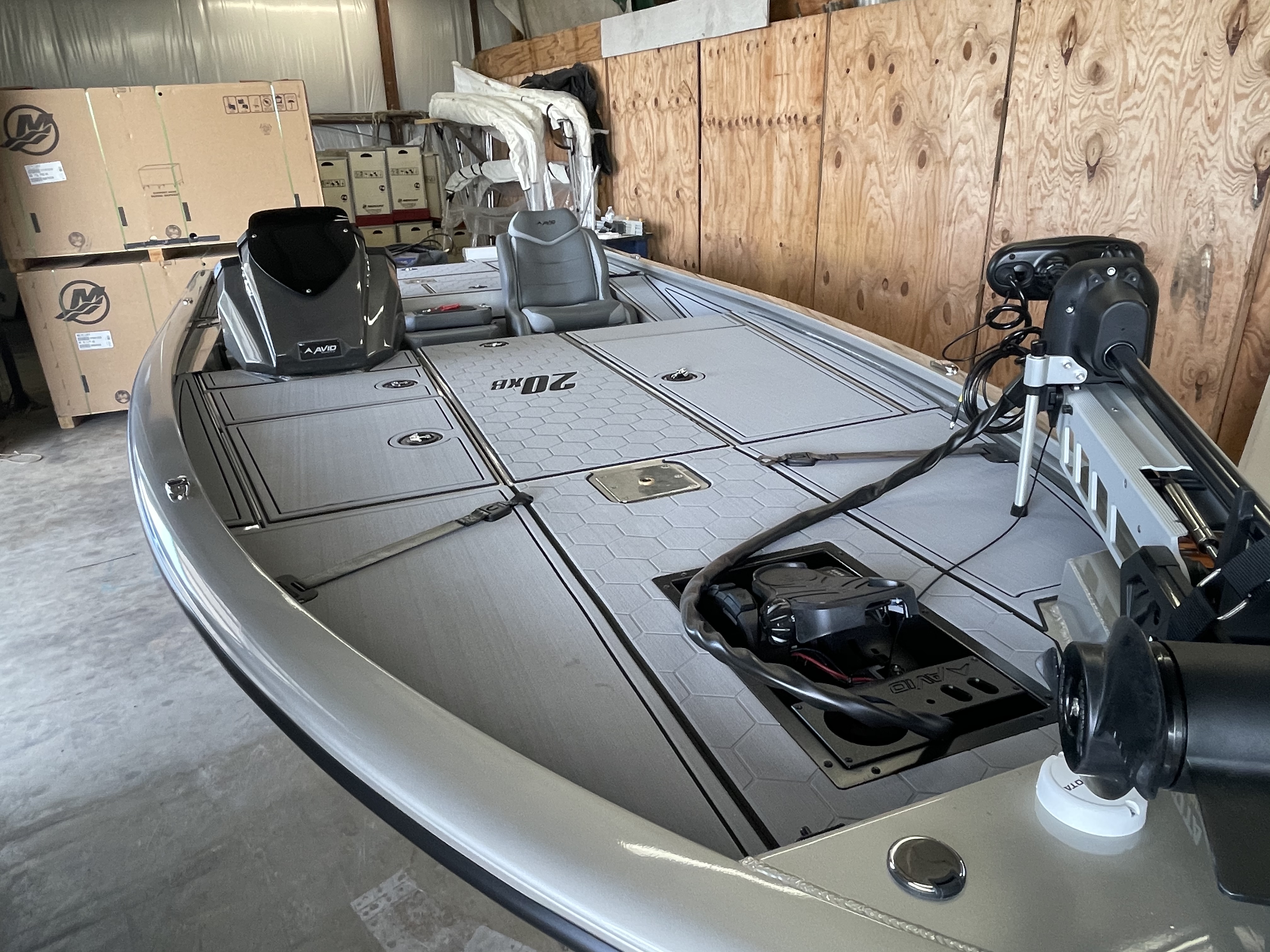 Avid 20XB 20' Aluminum Bass Boat Best Bass Boat Yamaha 200 hp SHO Outboard Motor