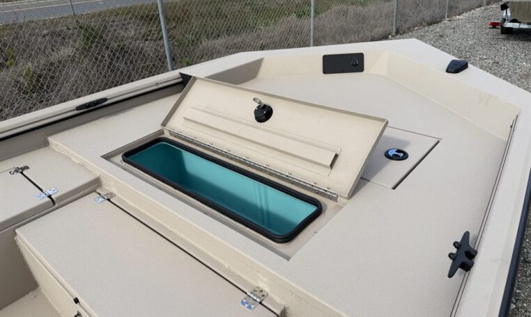 Avid 18 commander 4531 90 sho yamaha outboard-16_resized