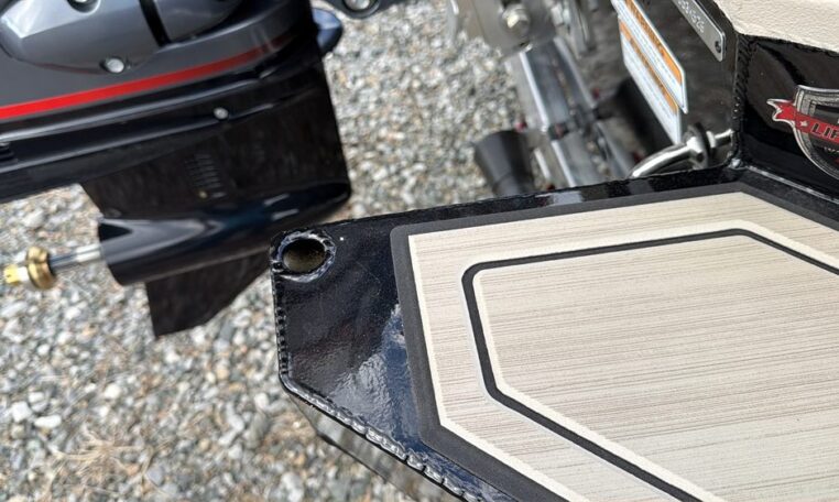 Avid 18 commander 4531 90 sho yamaha outboard-23_resized