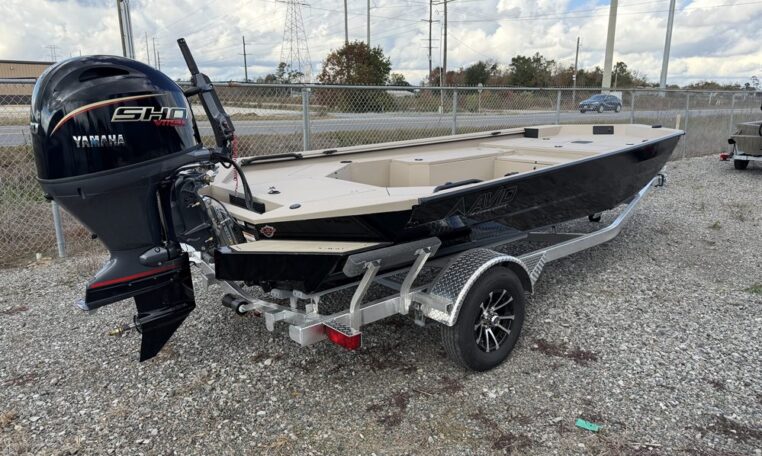 Avid 18 commander 4531 90 sho yamaha outboard-24_resized