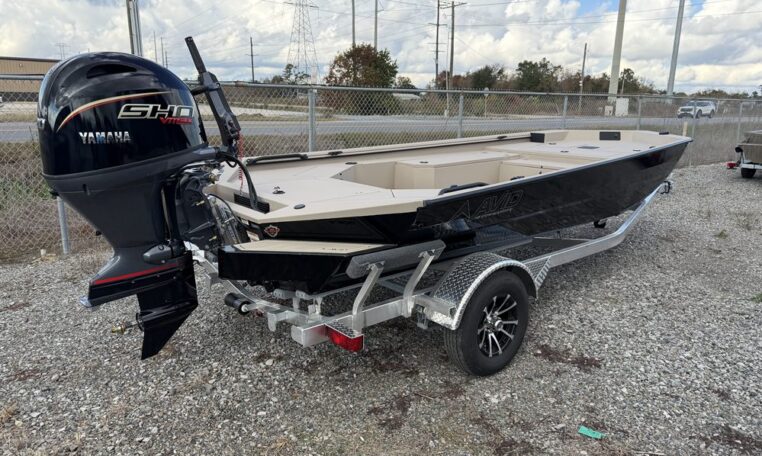 Avid 18 commander 4531 90 sho yamaha outboard-25_resized