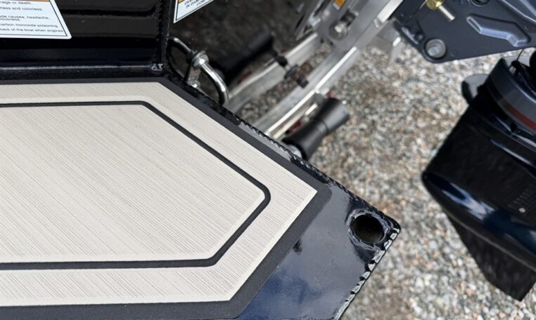 Avid 18 commander 4531 90 sho yamaha outboard-27_resized