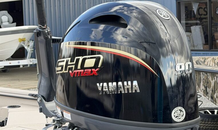 Avid 18 commander 4531 90 sho yamaha outboard-32_resized