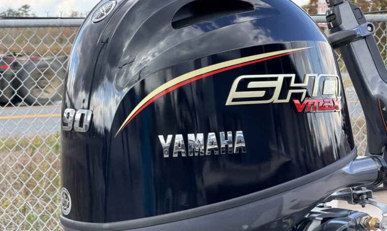 Avid 18 commander 4531 90 sho yamaha outboard-33_resized