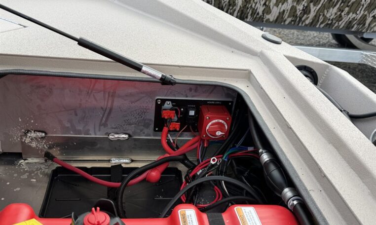 Avid 18 commander 4531 90 sho yamaha outboard-35_resized