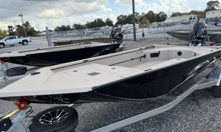 Avid 18 commander 4531 90 sho yamaha outboard-3_resized