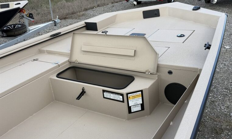 Avid 18 commander 4531 90 sho yamaha outboard-45_resized