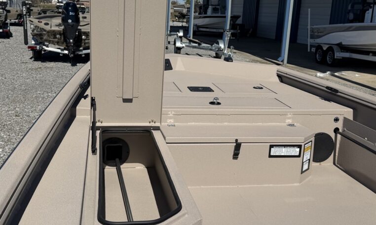 Avid 18 commander aluminum duck boat with 90 hp Yamaha SHO outboard av18 4664 (11)_resized