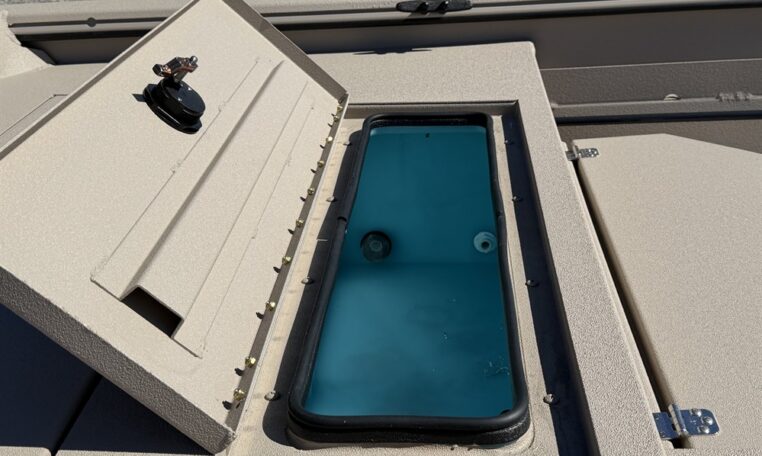 Avid 18 commander aluminum duck boat with 90 hp Yamaha SHO outboard av18 4664 (13)_resized