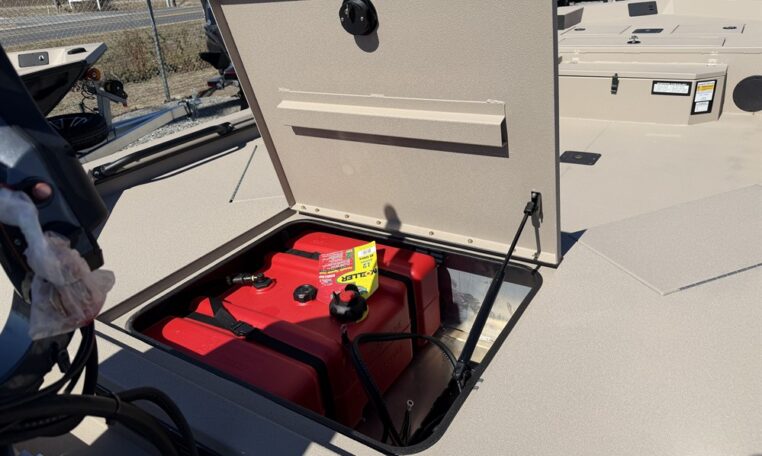 Avid 18 commander aluminum duck boat with 90 hp Yamaha SHO outboard av18 4664 (5)_resized