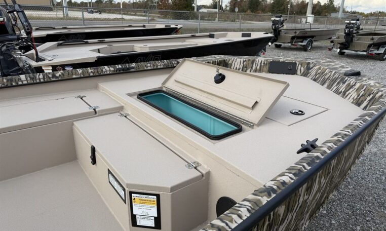 Avid 18 ft commander 90 hp sho yamaha outboard-12_resized