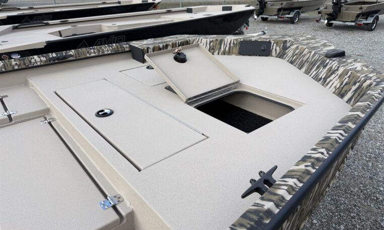 Avid 18 ft commander 90 hp sho yamaha outboard-15_resized