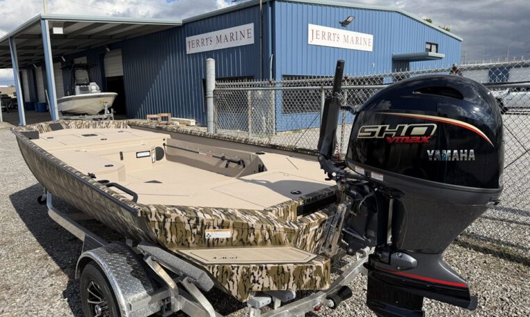 Avid 18 ft commander 90 hp sho yamaha outboard-1_resized