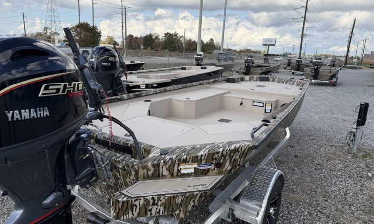 Avid 18 ft commander 90 hp sho yamaha outboard-21_resized