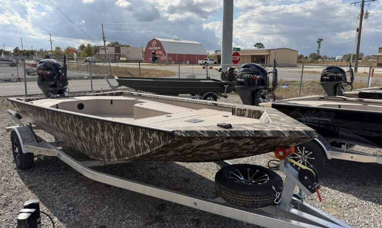 Avid 18 ft commander 90 hp sho yamaha outboard-4_resized