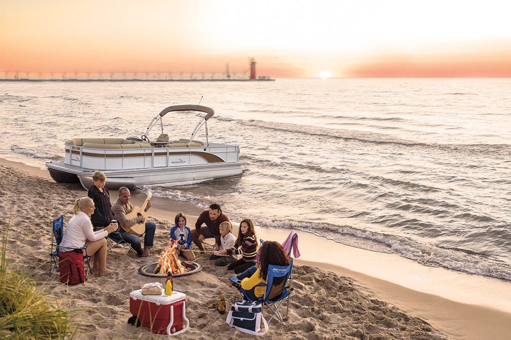 Pontoon Boat Family Beach Bennington SX Series