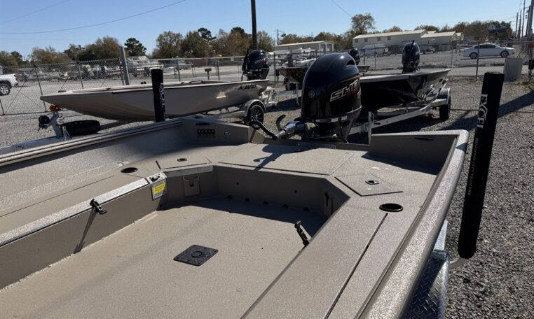 Excel Duck Boat 18' 183 Tomahawk 90 Hp Yamaha SHO Outboard stk# ex18 16010 (3)_resized