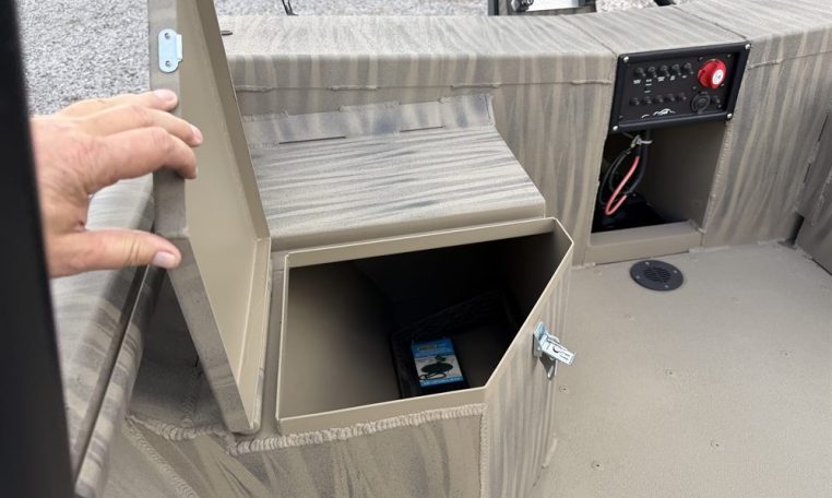 Gatortail 1754 extreme march duck hunting boat 40 hp gatortail surface drive outboard mud motor 09369-8_resized