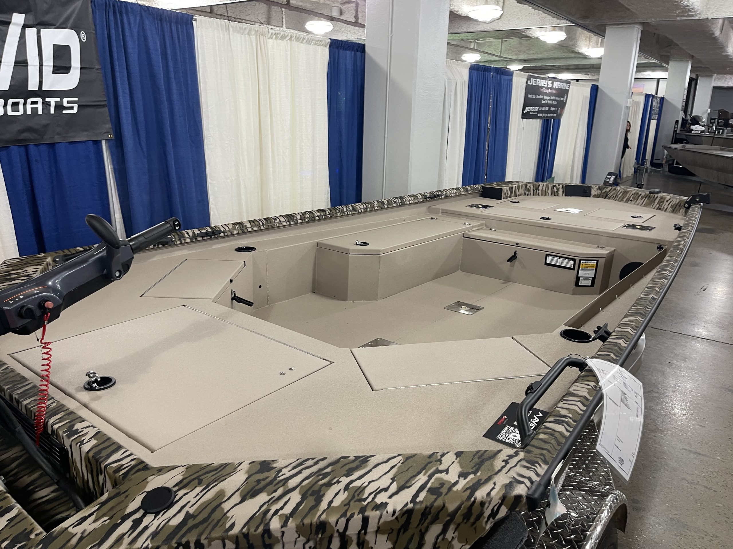 Avid Boats 18 Commander Aluminum Duck Boat STK AV18 3562 Jerrys Marine