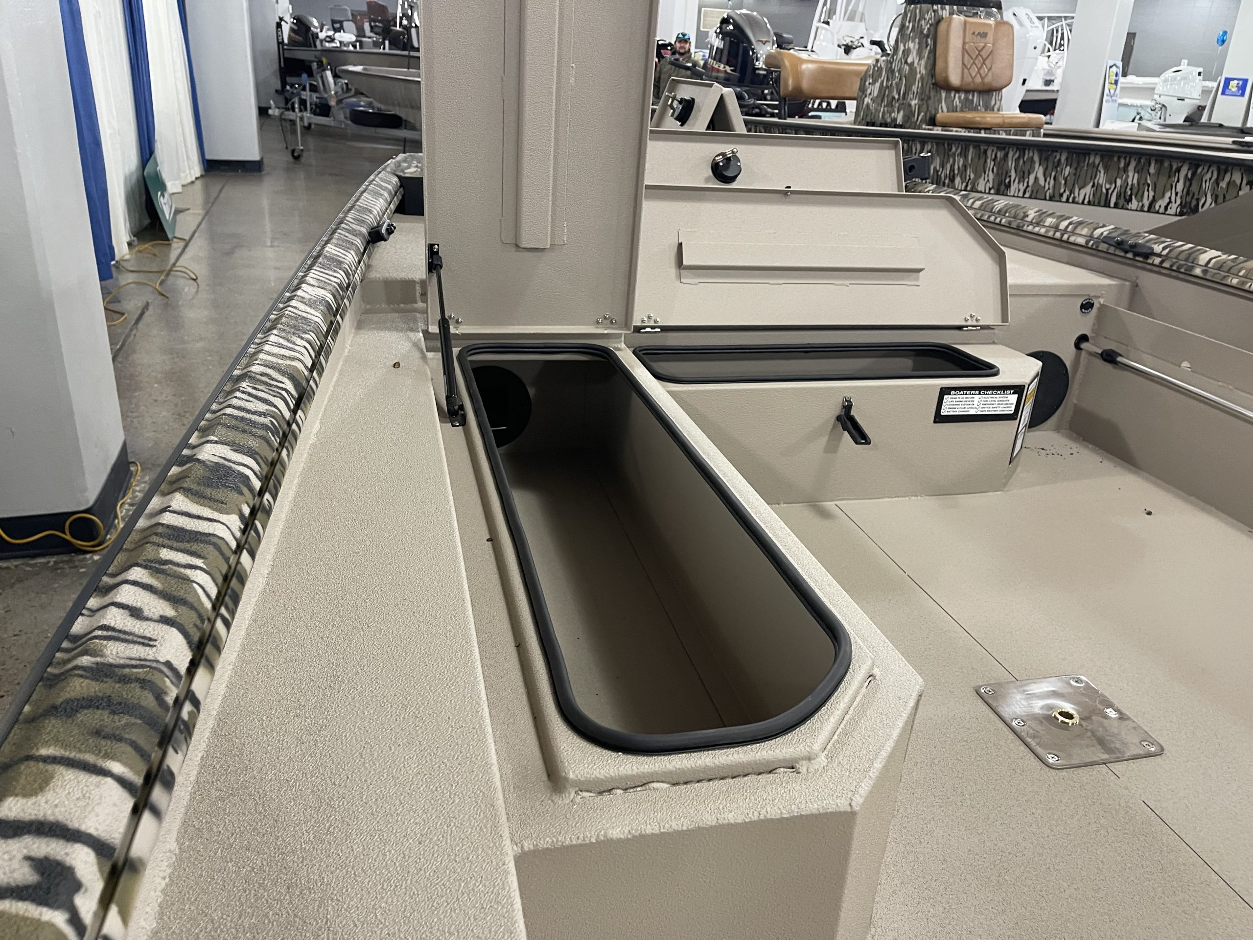 Avid Boats 18 Commander Aluminum Duck Boat STK AV18 3562 Jerrys Marine