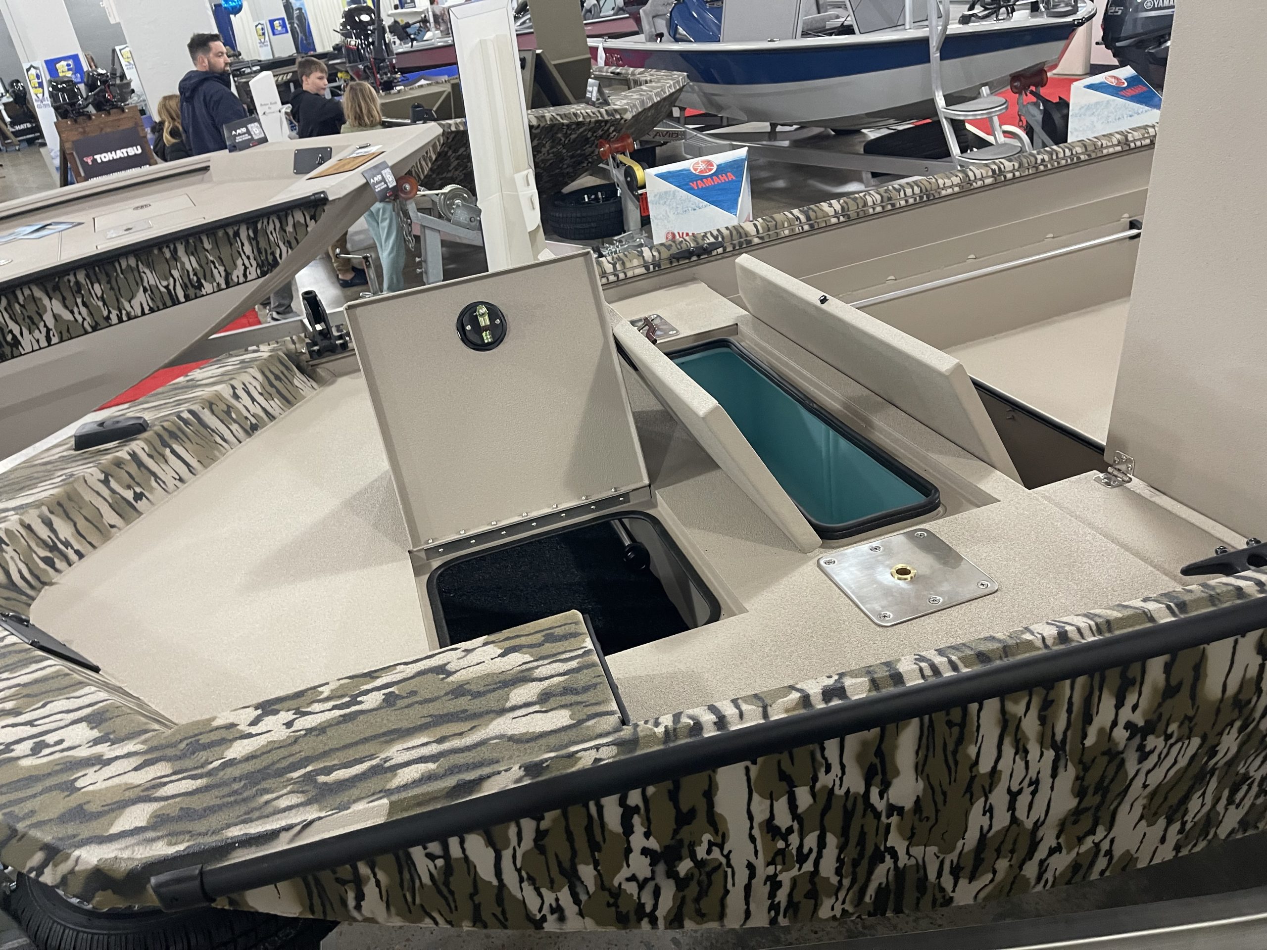 Avid Boats 18 Commander Aluminum Duck Boat STK AV18 3562 Jerrys Marine